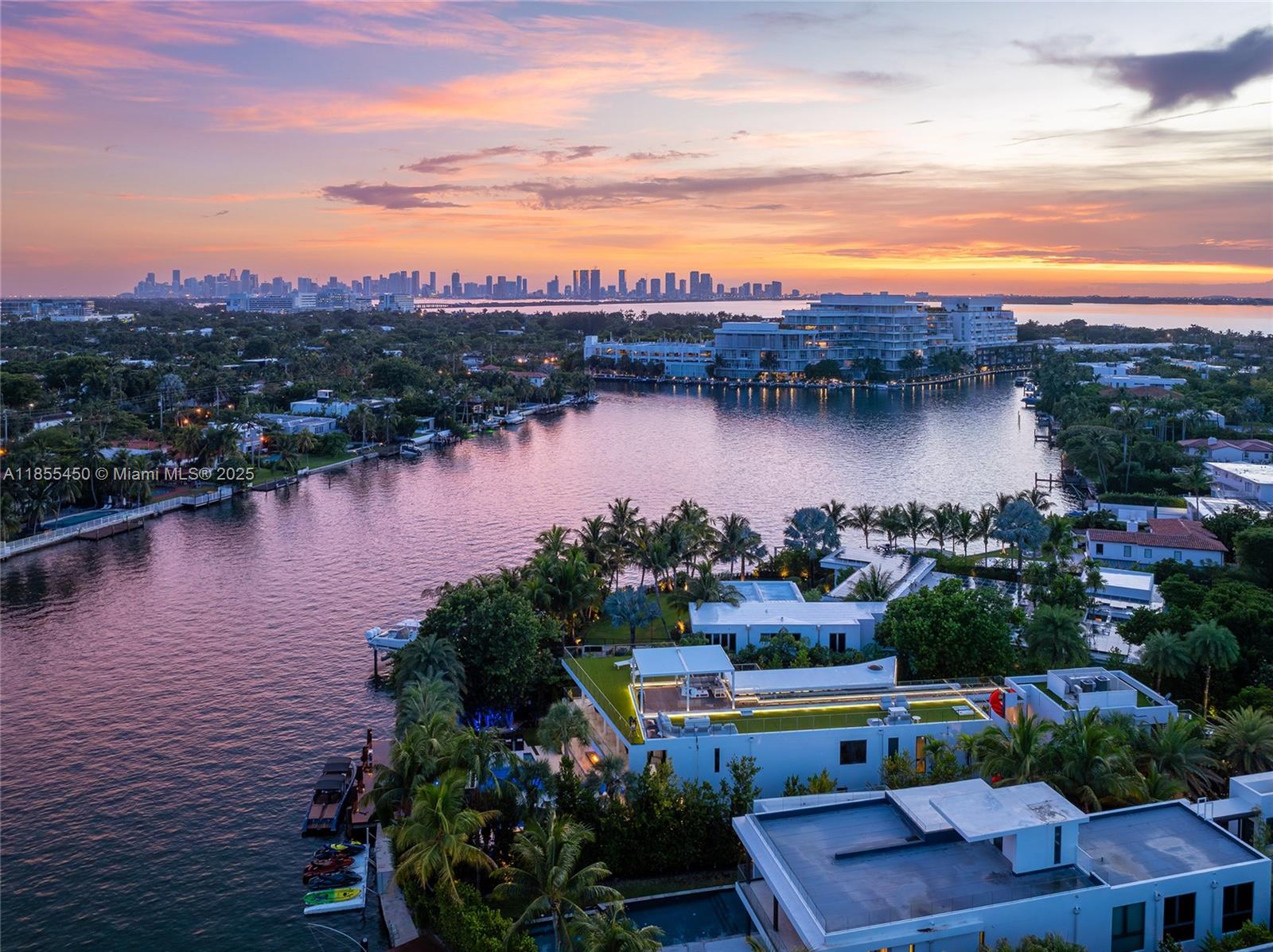 528 Lakeview Ct Miami Beach, FL 33140