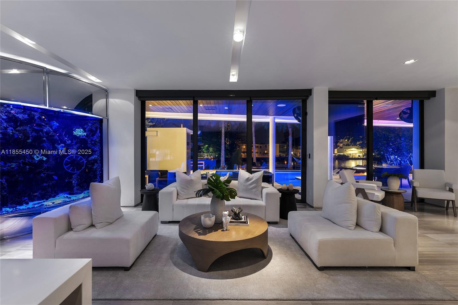 528 Lakeview Ct Miami Beach, FL 33140