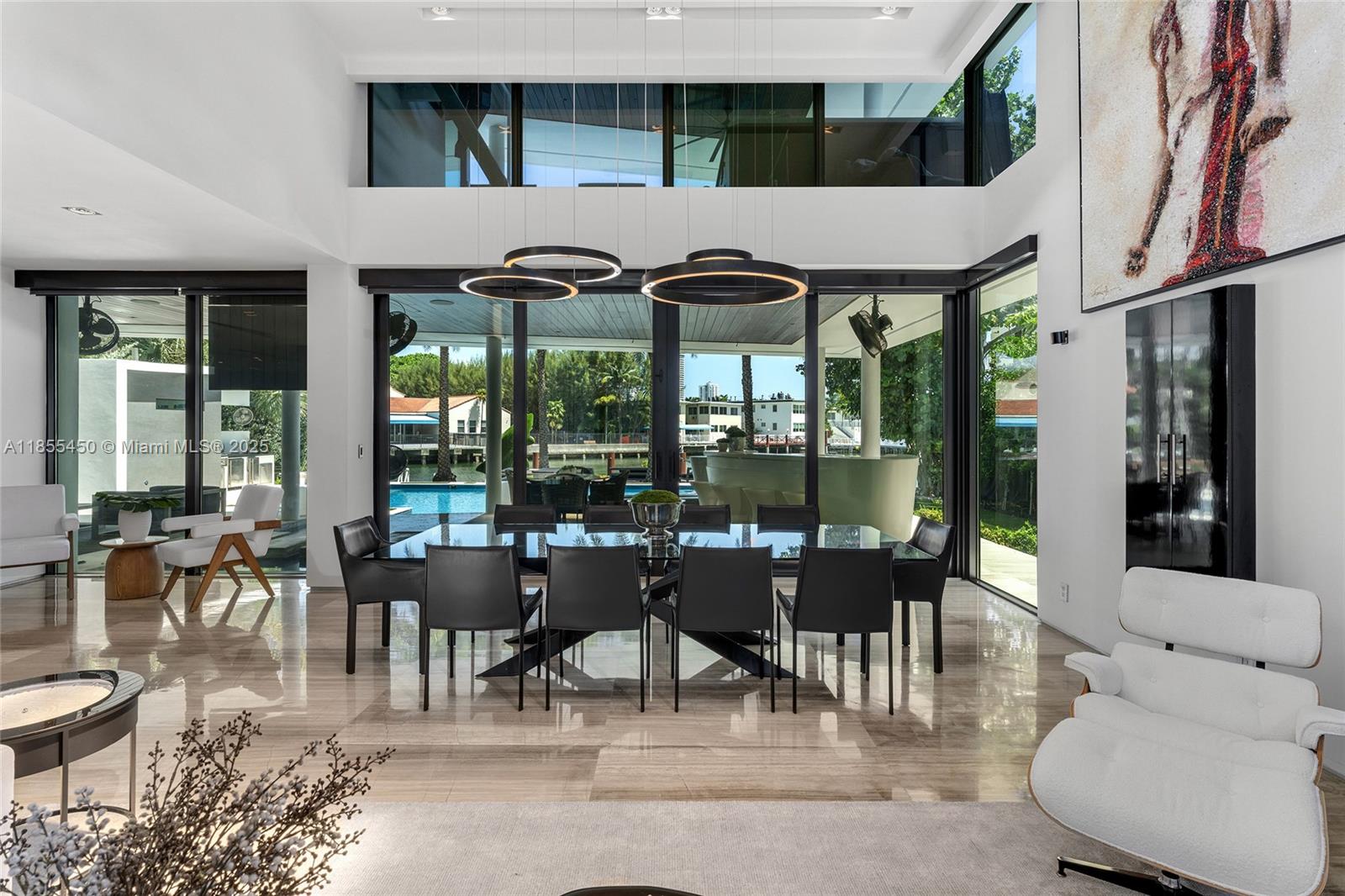 528 Lakeview Ct Miami Beach, FL 33140