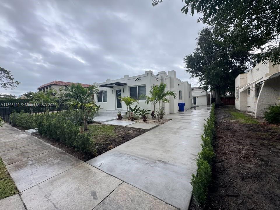 1670 SW 11th Ter
