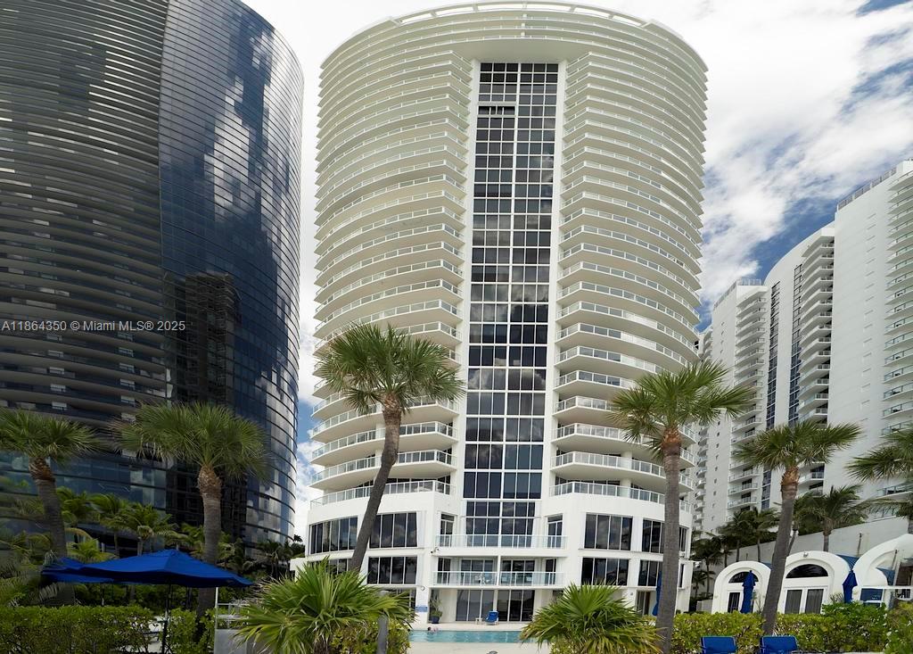 18671 Collins Ave #1203