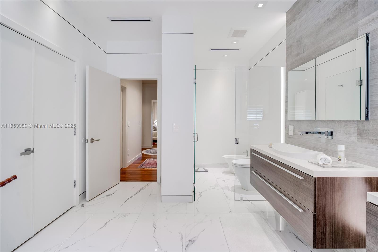 19411 NE 17th Ave Miami, FL 33179