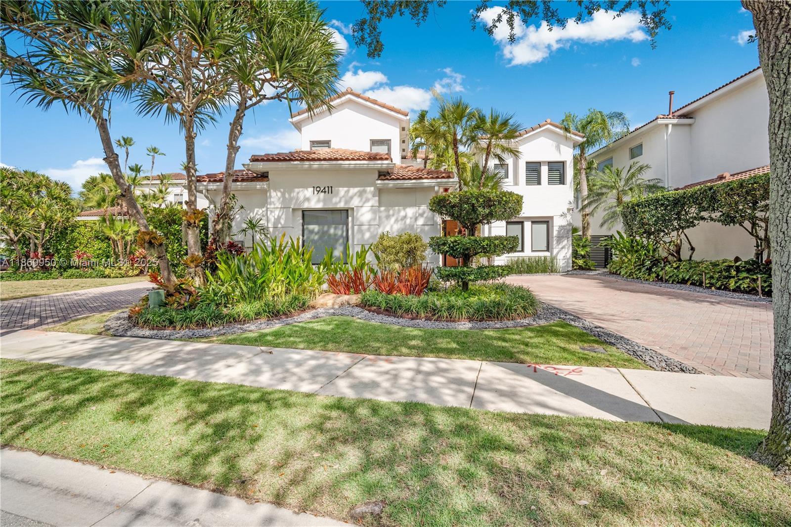 19411 NE 17th Ave Miami, FL 33179