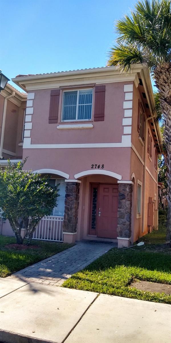 2748 SW 83rd Ave #108
