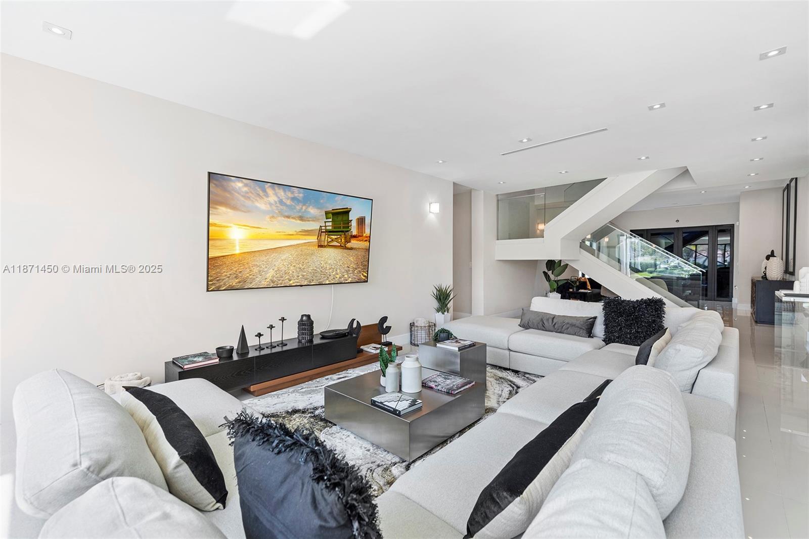 850 Washington St Hollywood, FL 33019