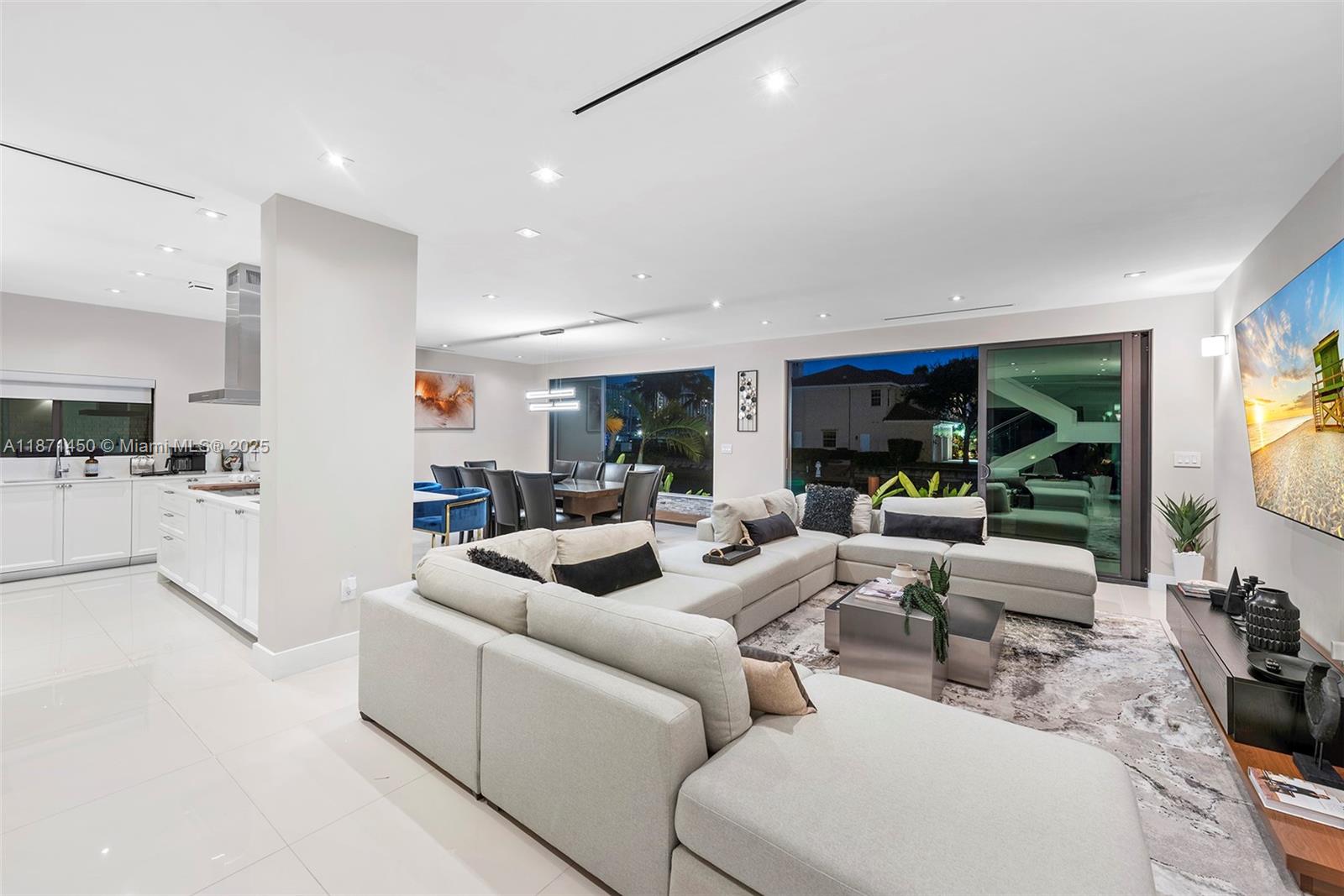 850 Washington St Hollywood, FL 33019