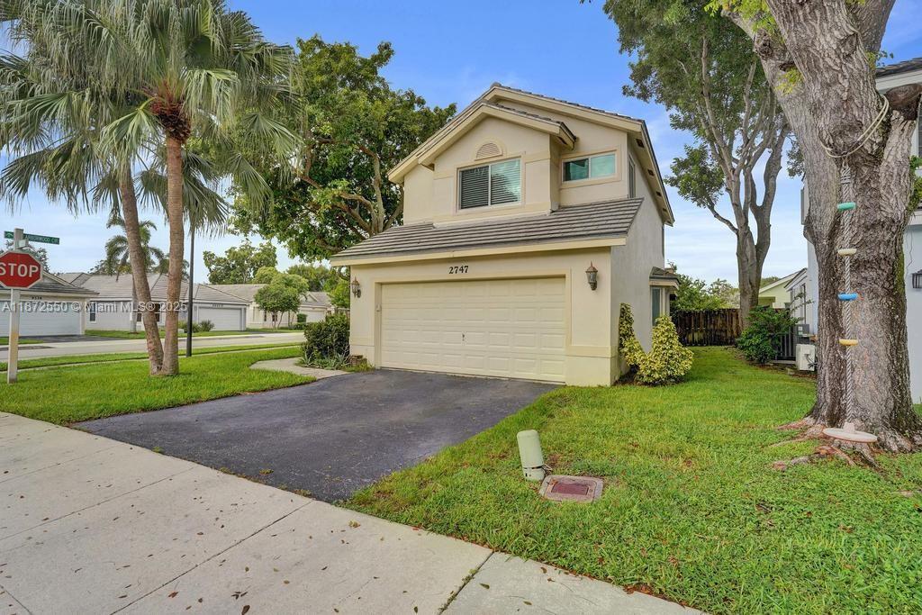 2747 Pinewood Ct