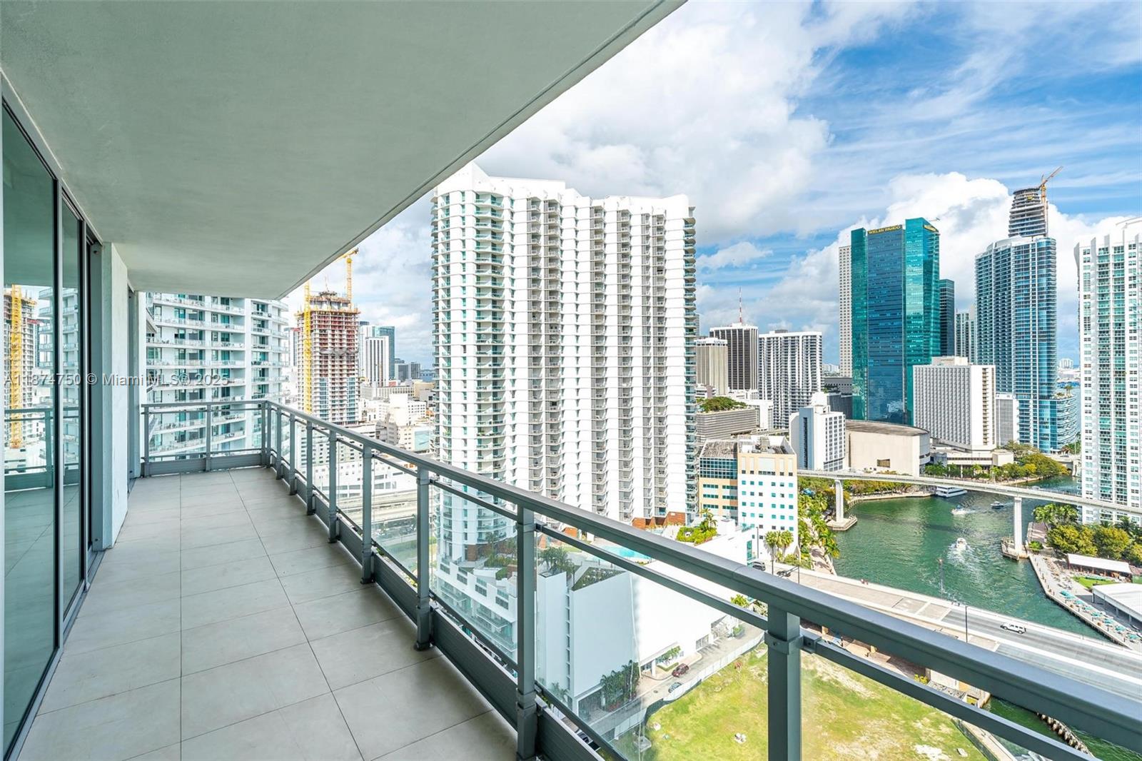 92 SW 3rd St #2712