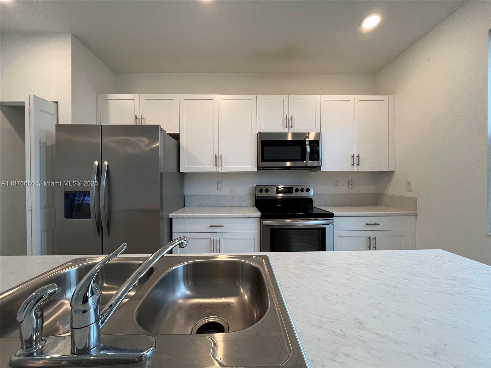 10247 SW 231st Ln Miami, FL 33190