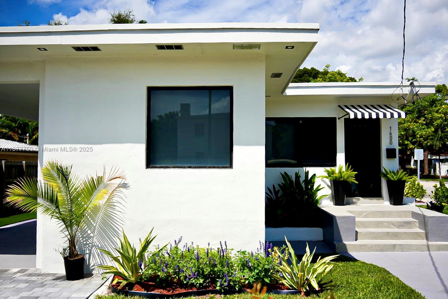 1600 SW 17th Ave