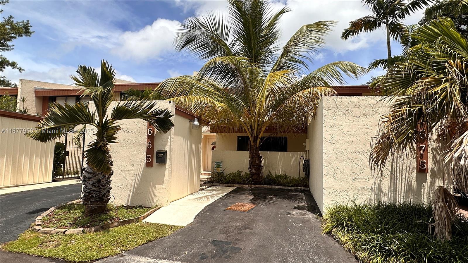 7665 SW 106th Ave #-