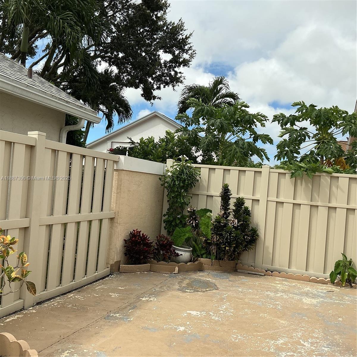 203 N Moccasin Trl N Jupiter, FL 33458