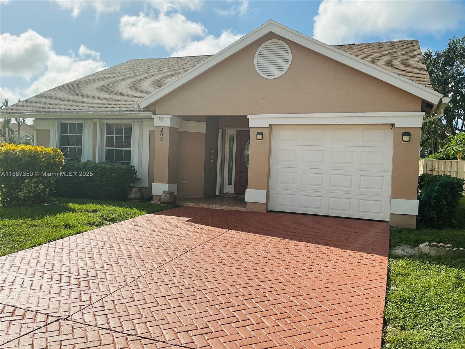 203 N Moccasin Trl N Jupiter, FL 33458