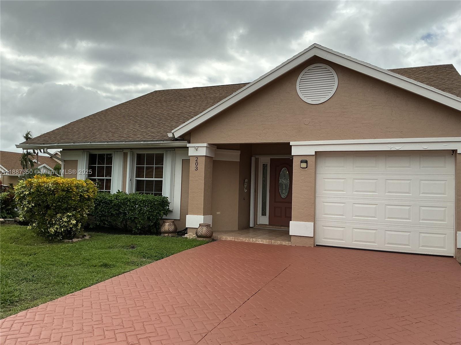 203 N Moccasin Trl N Jupiter, FL 33458