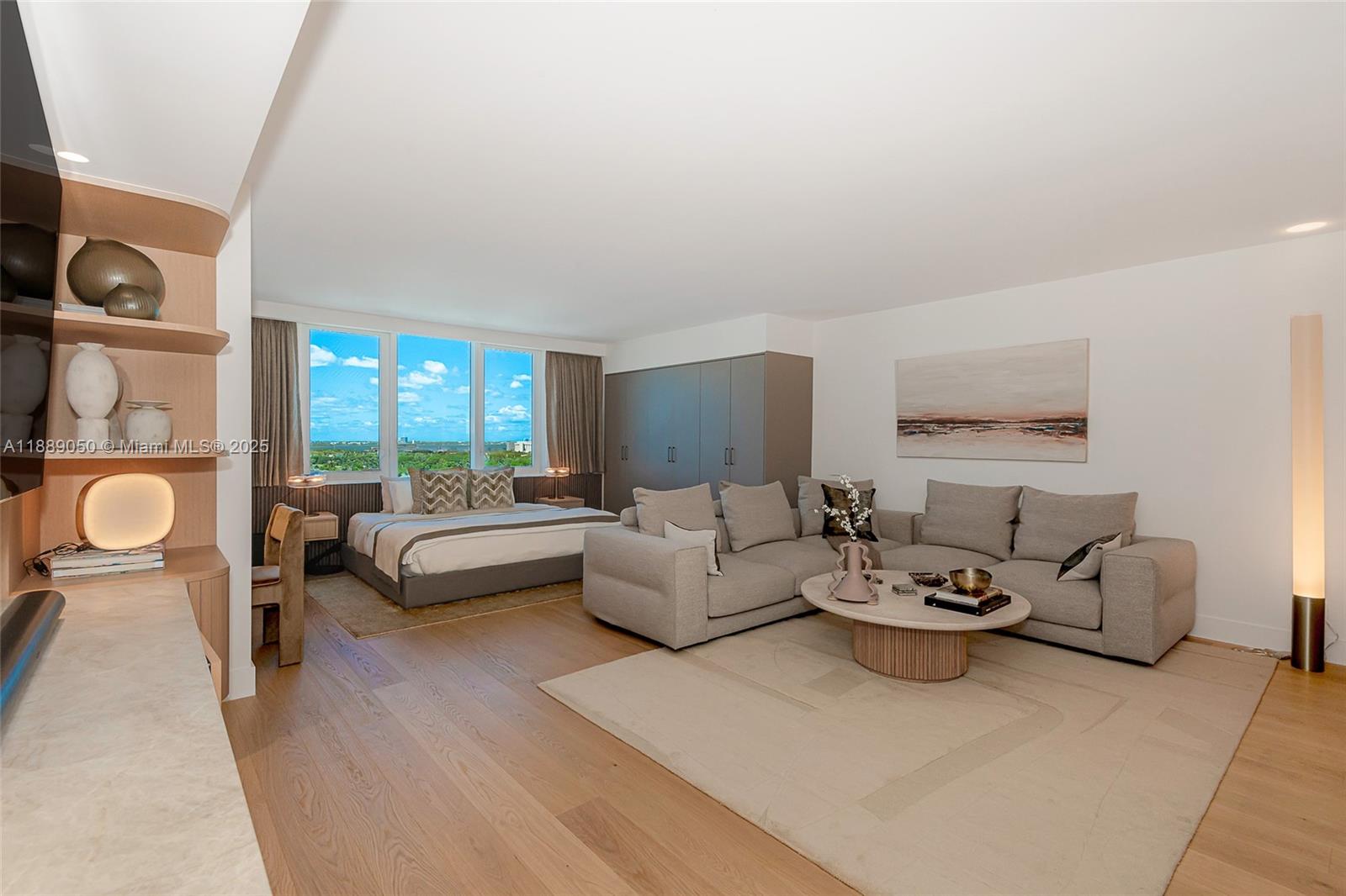 2301 Collins Ave #1527