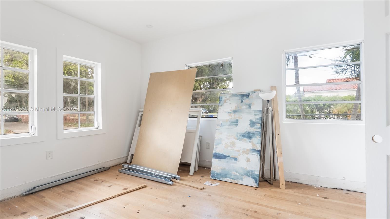 2100 SW 25th St Miami, FL 33133