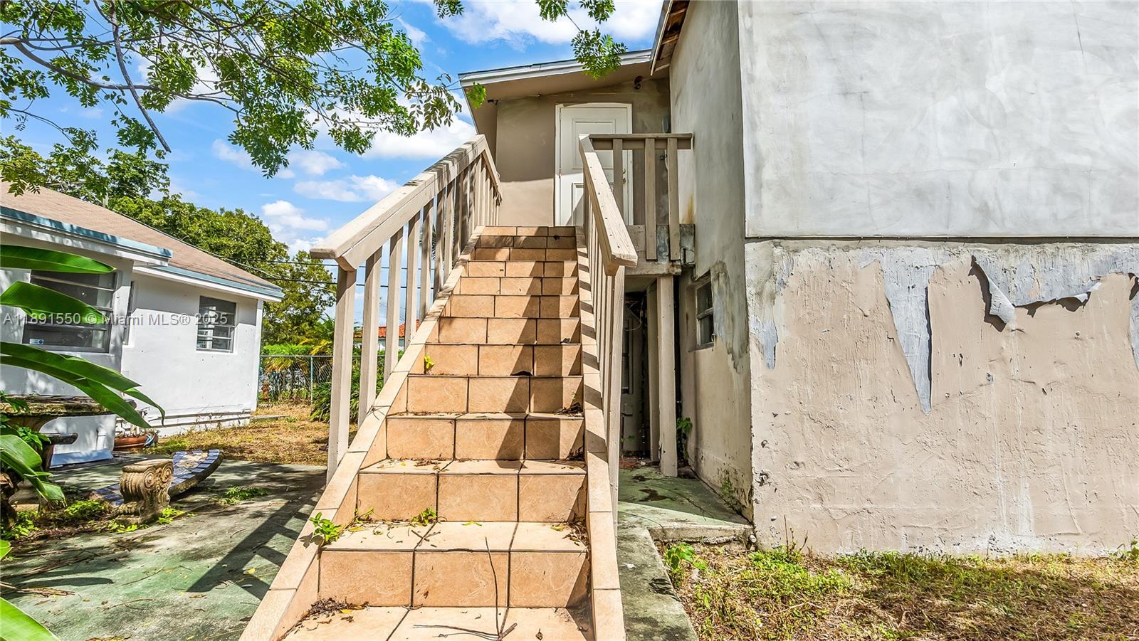 2100 SW 25th St Miami, FL 33133