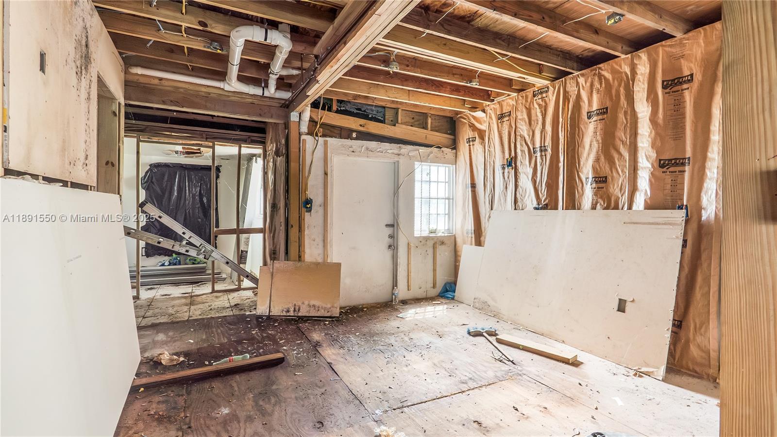 2100 SW 25th St Miami, FL 33133