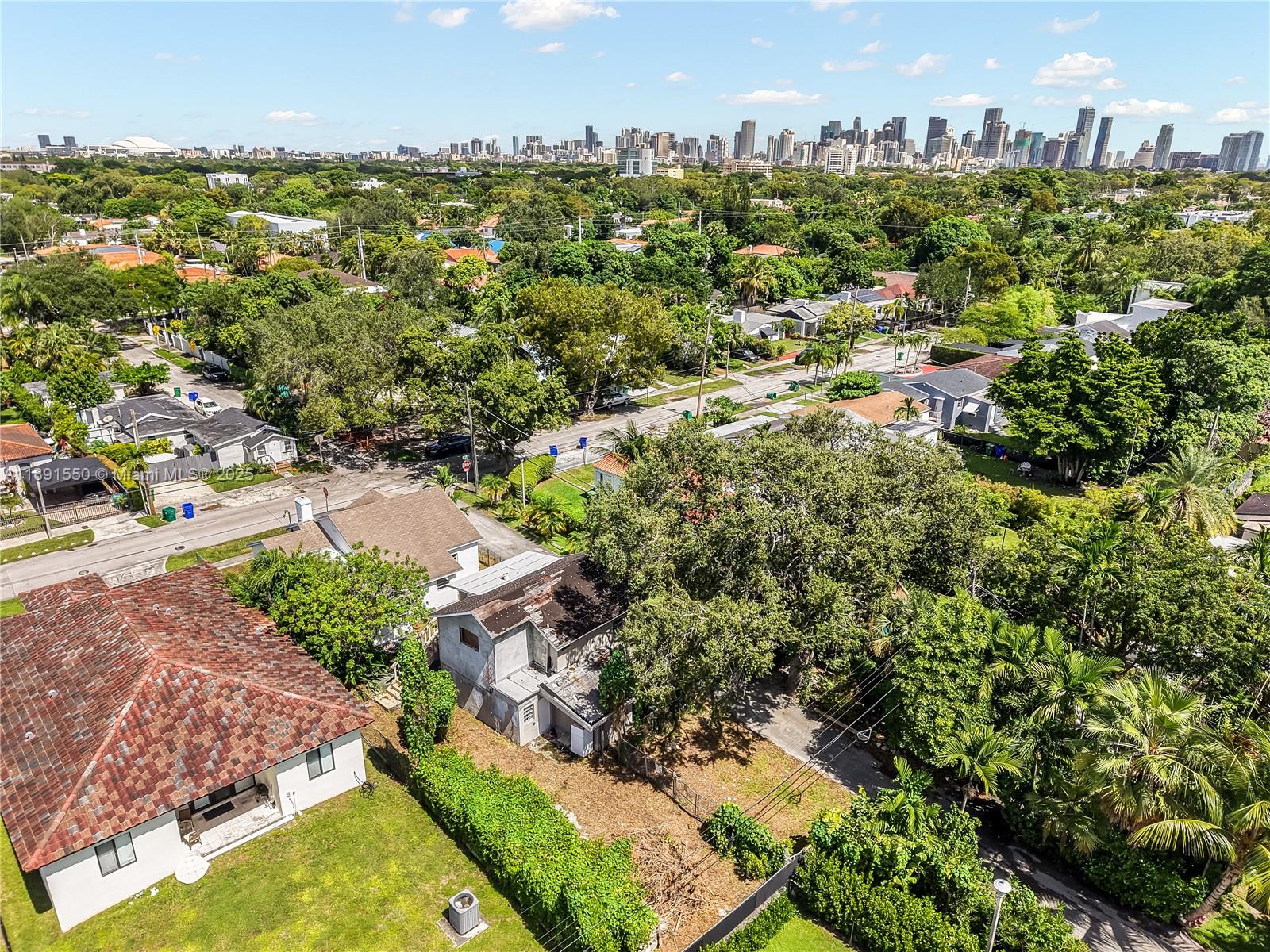 2100 SW 25th St Miami, FL 33133