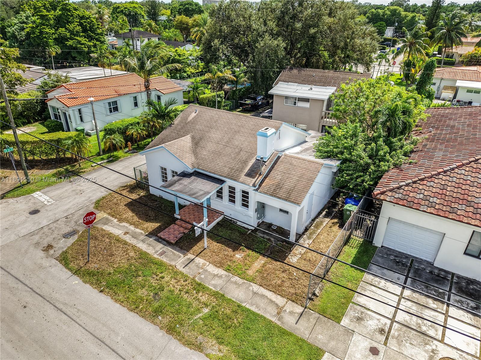 2100 SW 25th St Miami, FL 33133