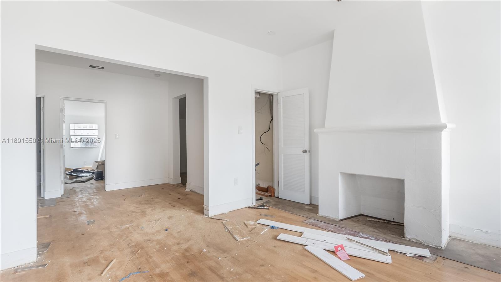 2100 SW 25th St Miami, FL 33133