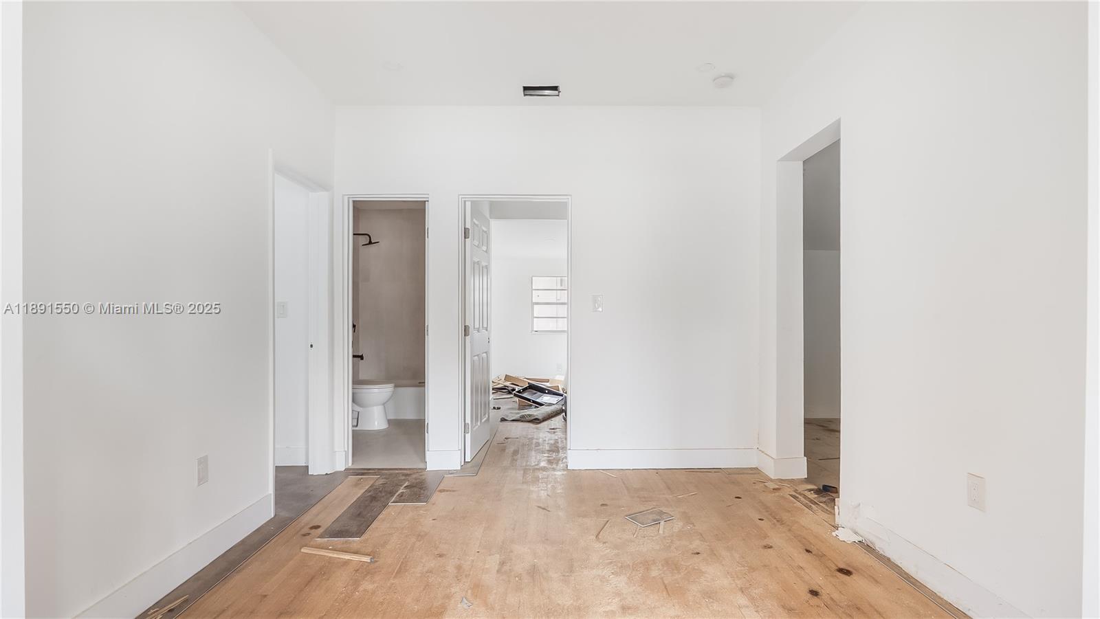 2100 SW 25th St Miami, FL 33133