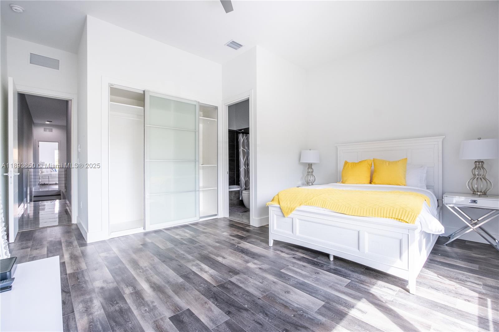 3461 SW 25th St #B Miami, FL 33133