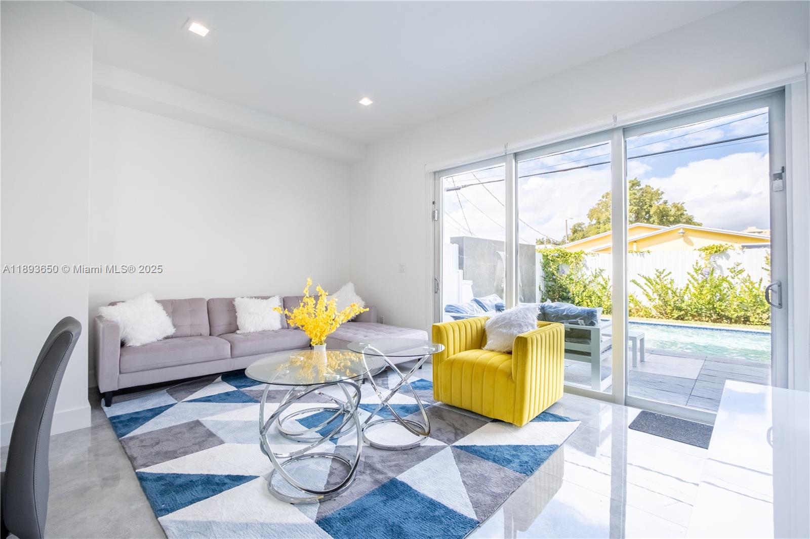 3461 SW 25th St #B Miami, FL 33133