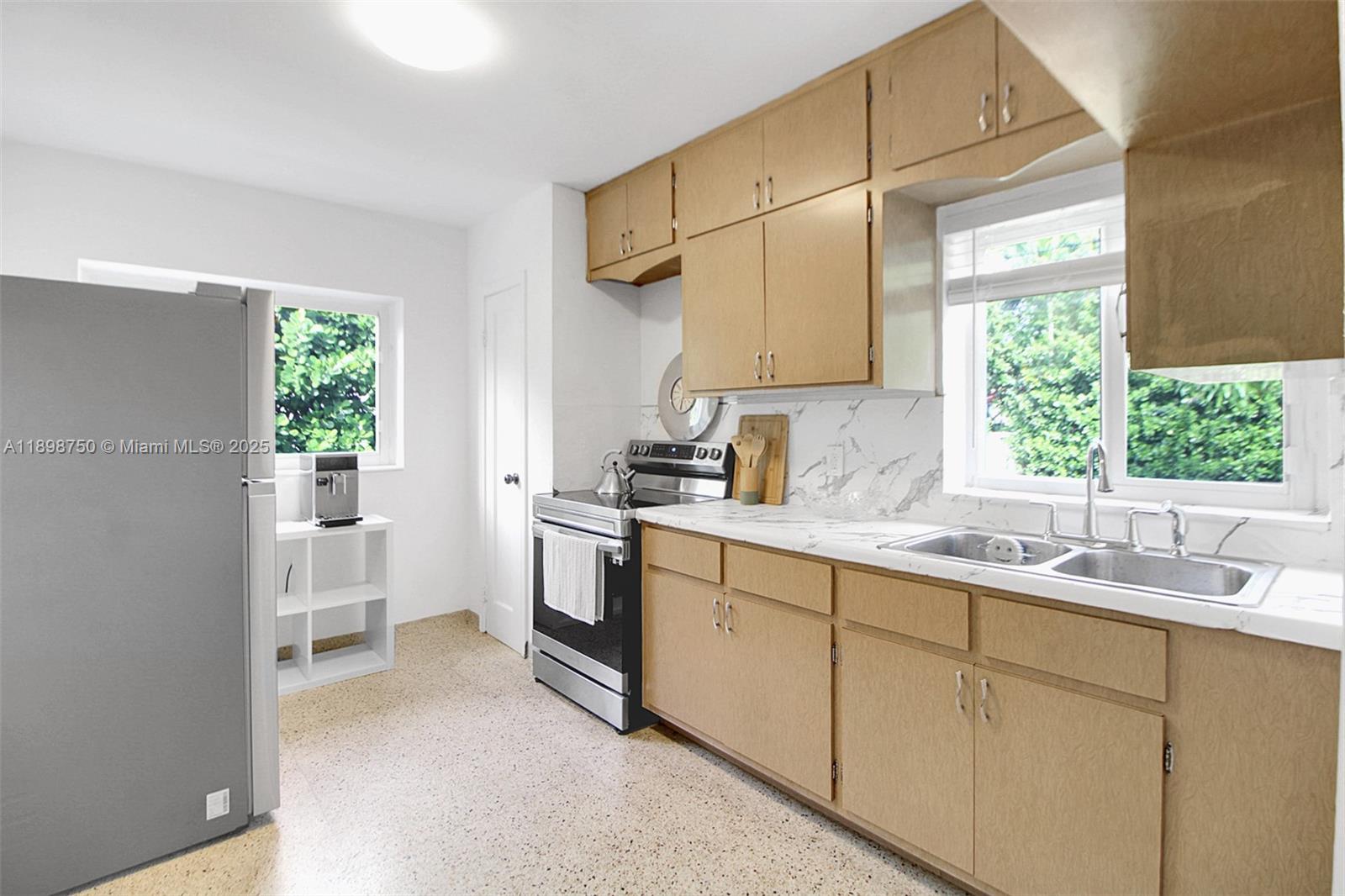 231 NE 43rd St Miami, FL 33137