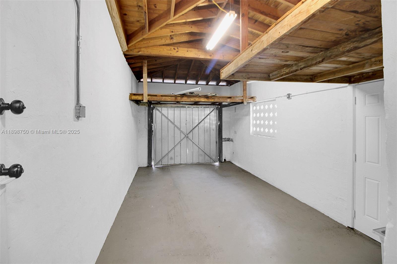 231 NE 43rd St Miami, FL 33137