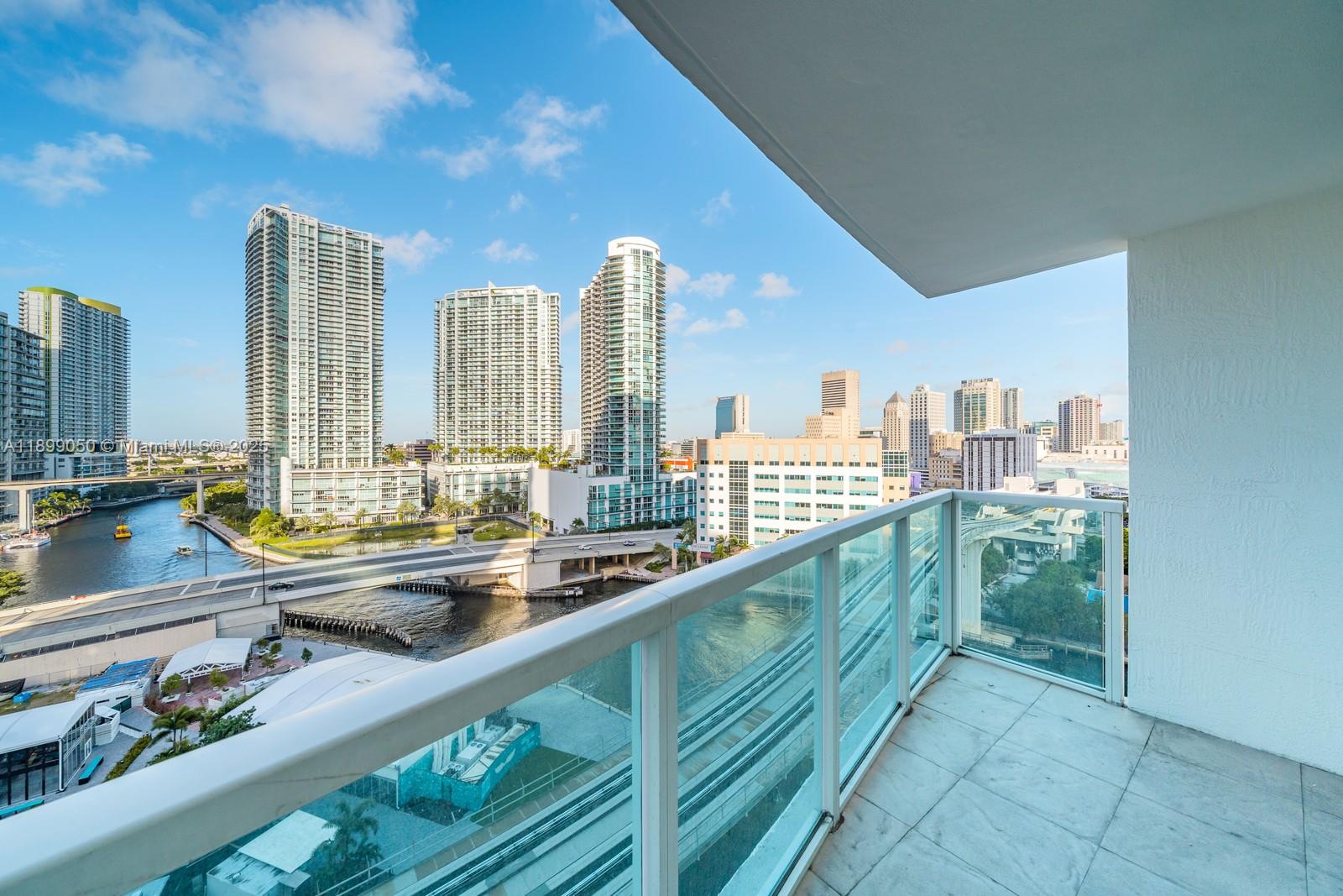 31 SE 5th St #1507