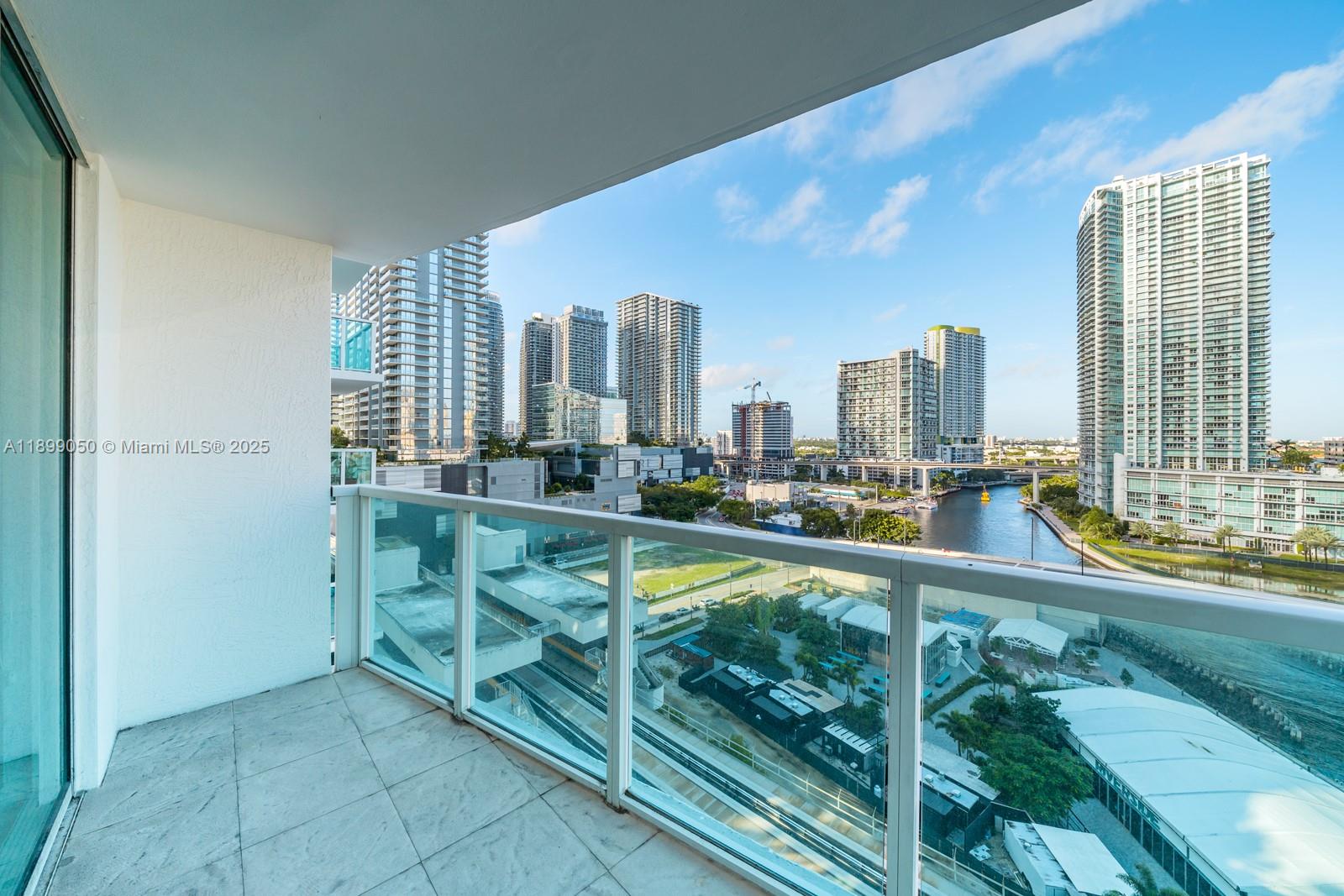 image Brickell On The River1