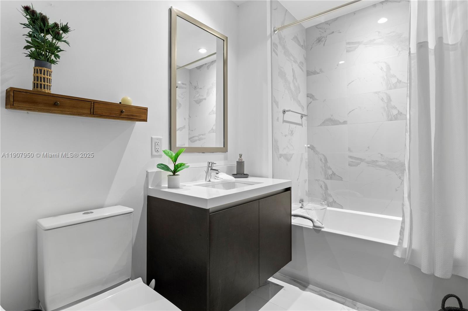 image Paramount Miami Worldcent9