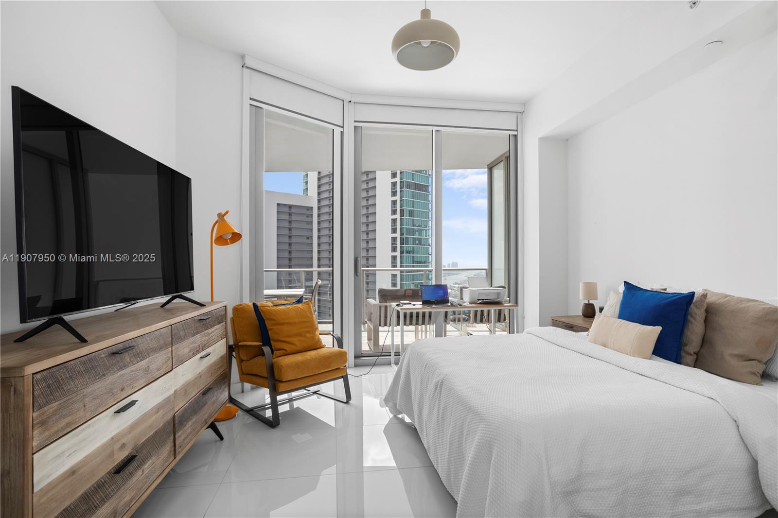 image Paramount Miami Worldcent16