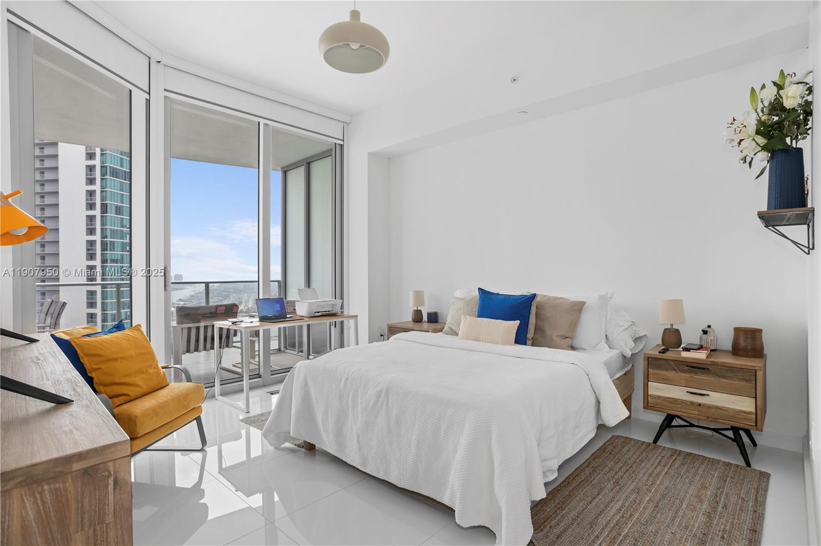 image Paramount Miami Worldcent3