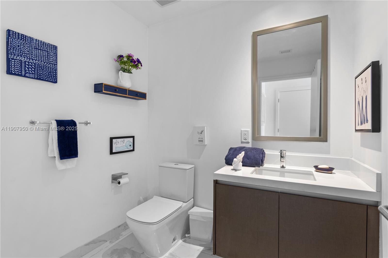 image Paramount Miami Worldcent7