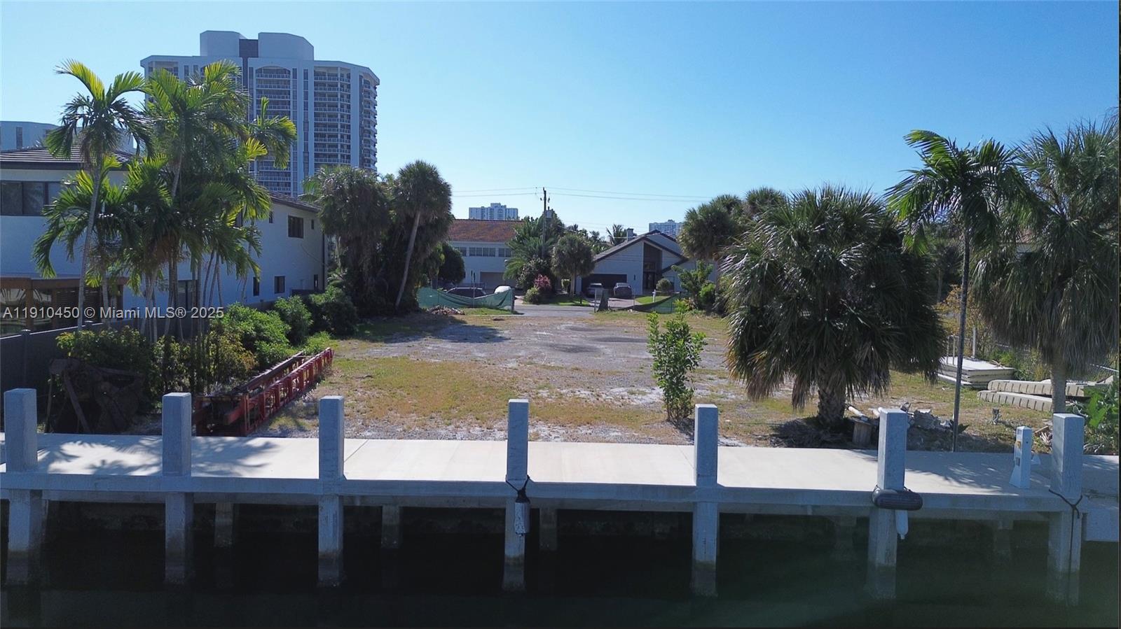 460 Holiday Dr Hallandale Beach, FL 33009