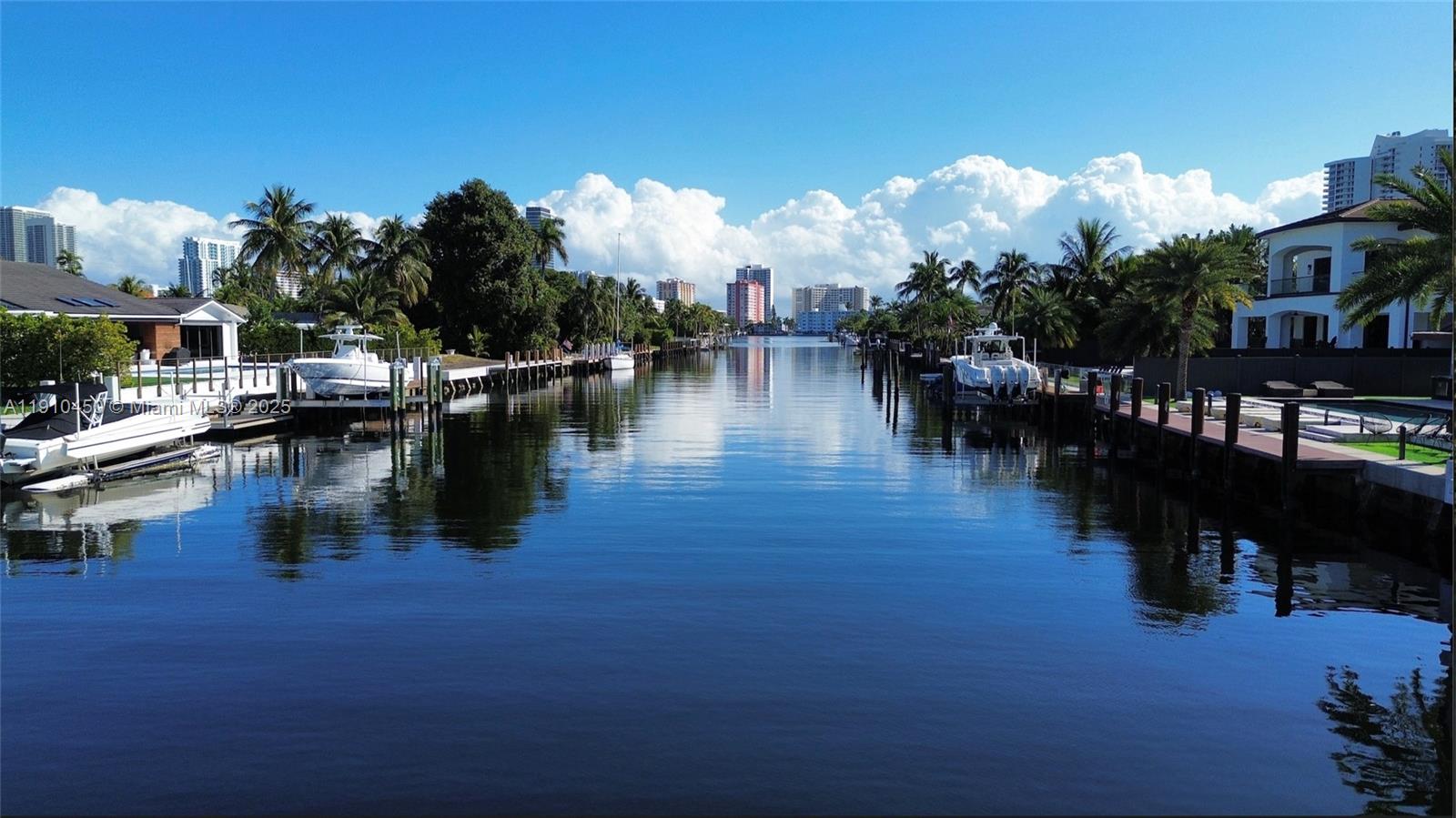 460 Holiday Dr Hallandale Beach, FL 33009