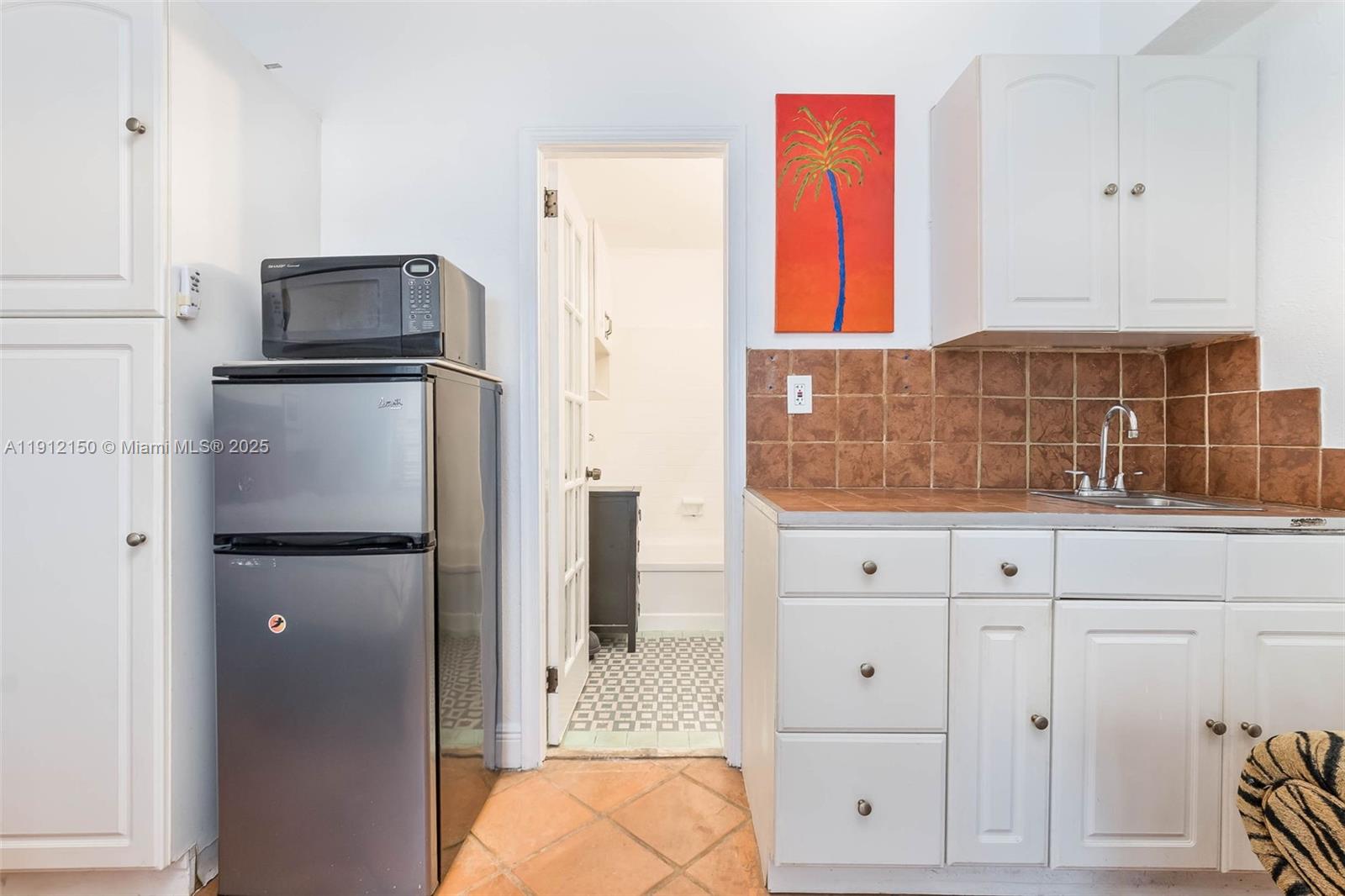 255 W 24th St #208 Miami Beach, FL 33140