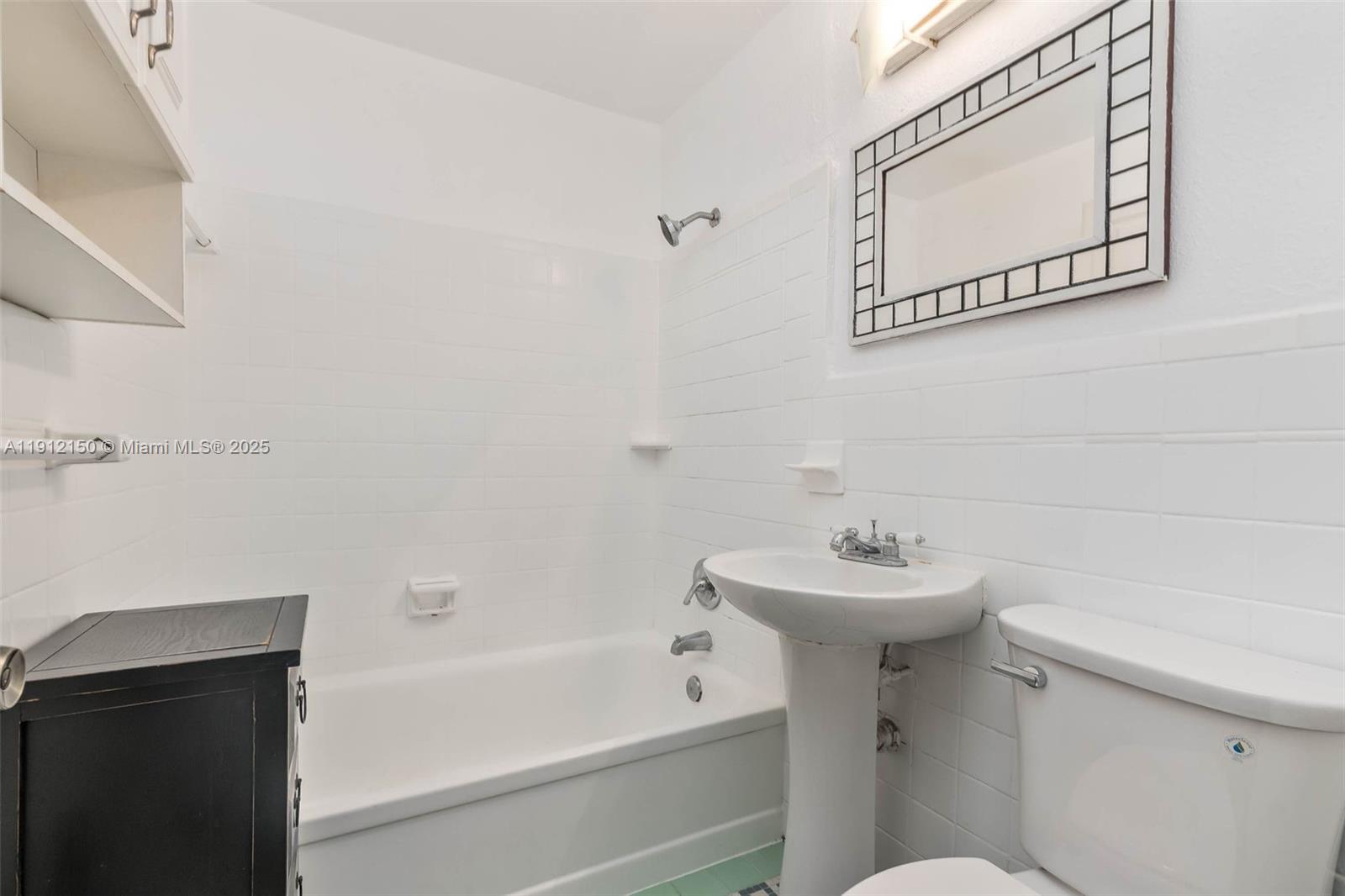 255 W 24th St #208 Miami Beach, FL 33140