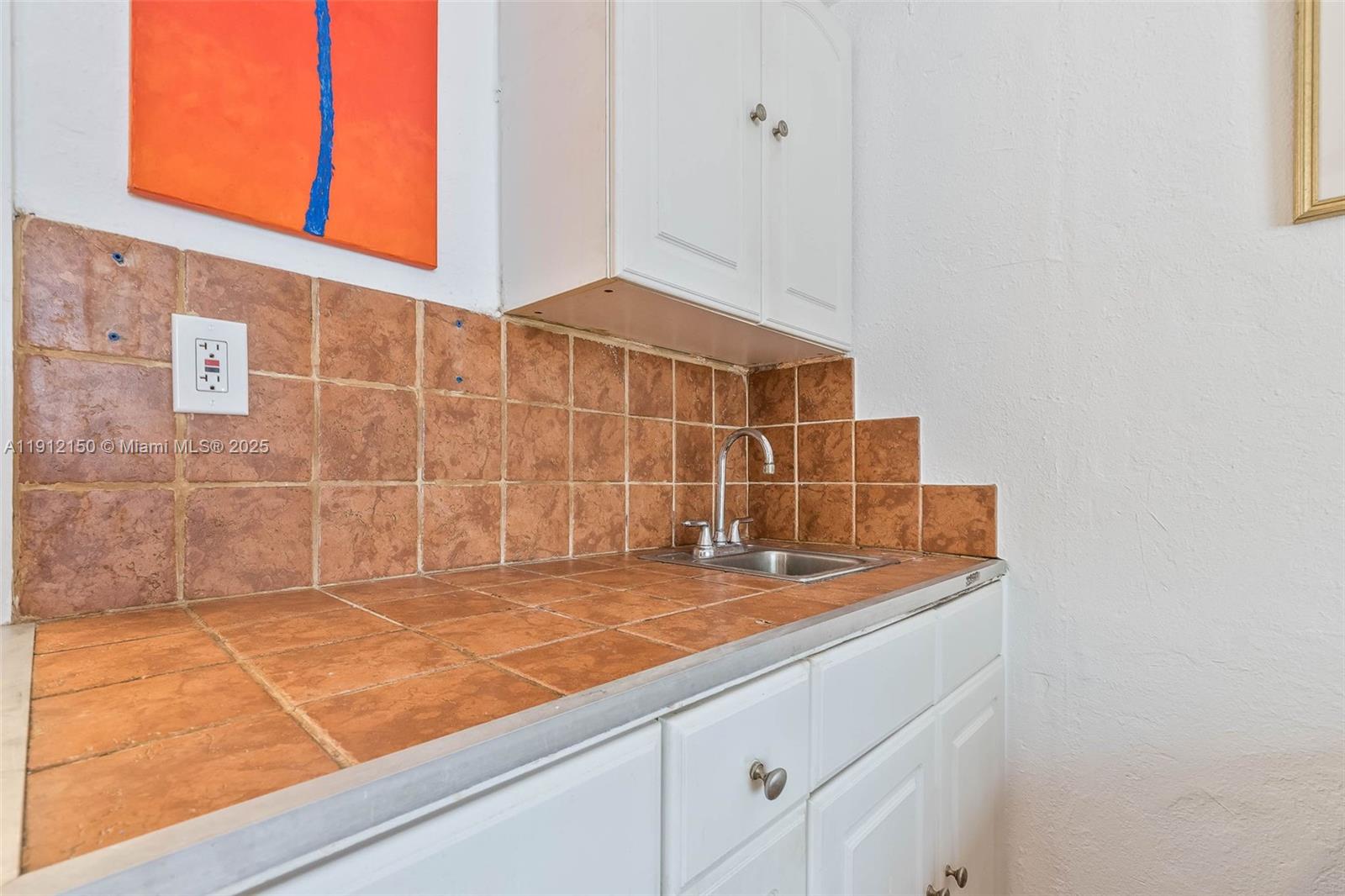 255 W 24th St #208 Miami Beach, FL 33140