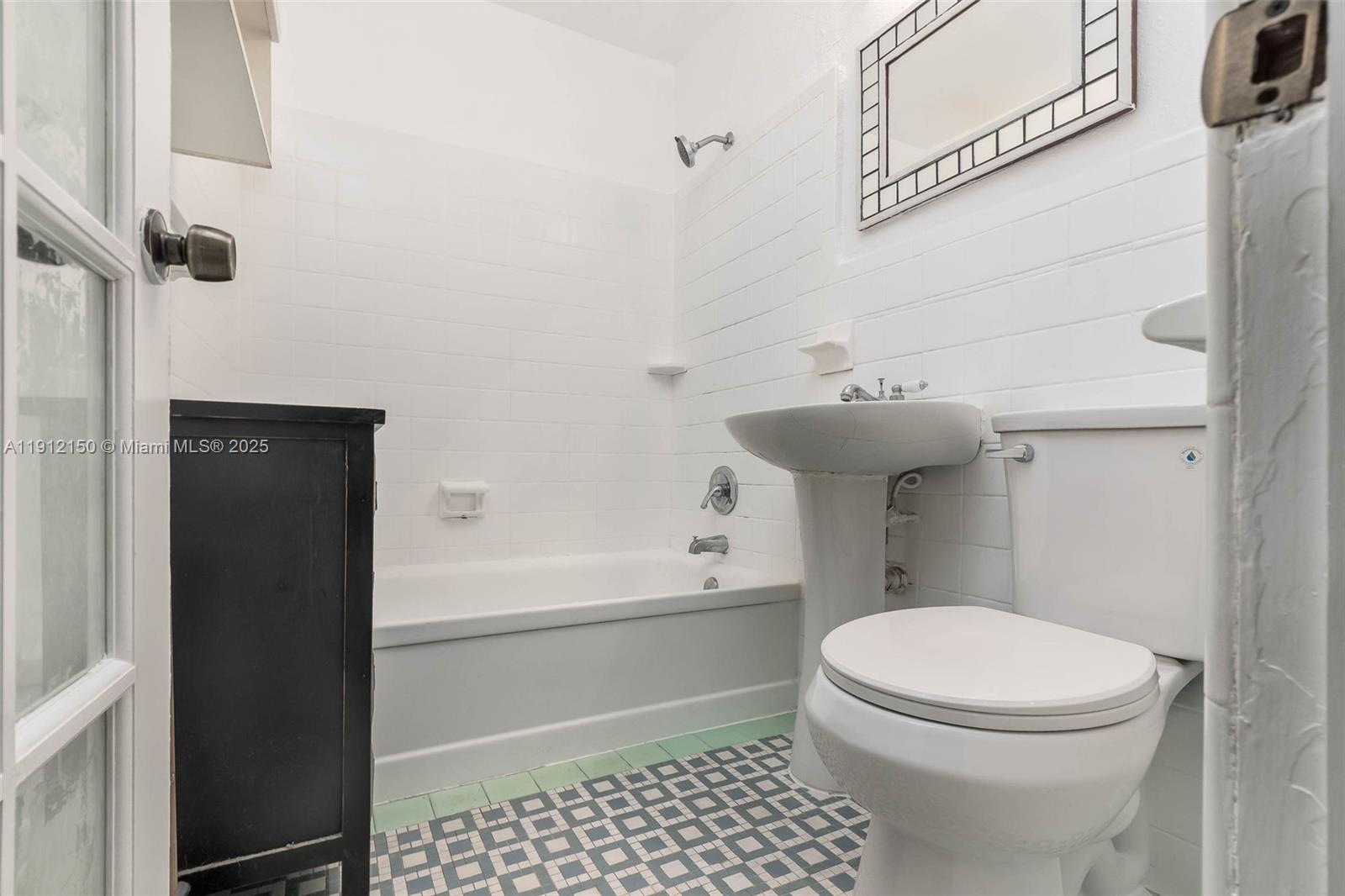 255 W 24th St #208 Miami Beach, FL 33140