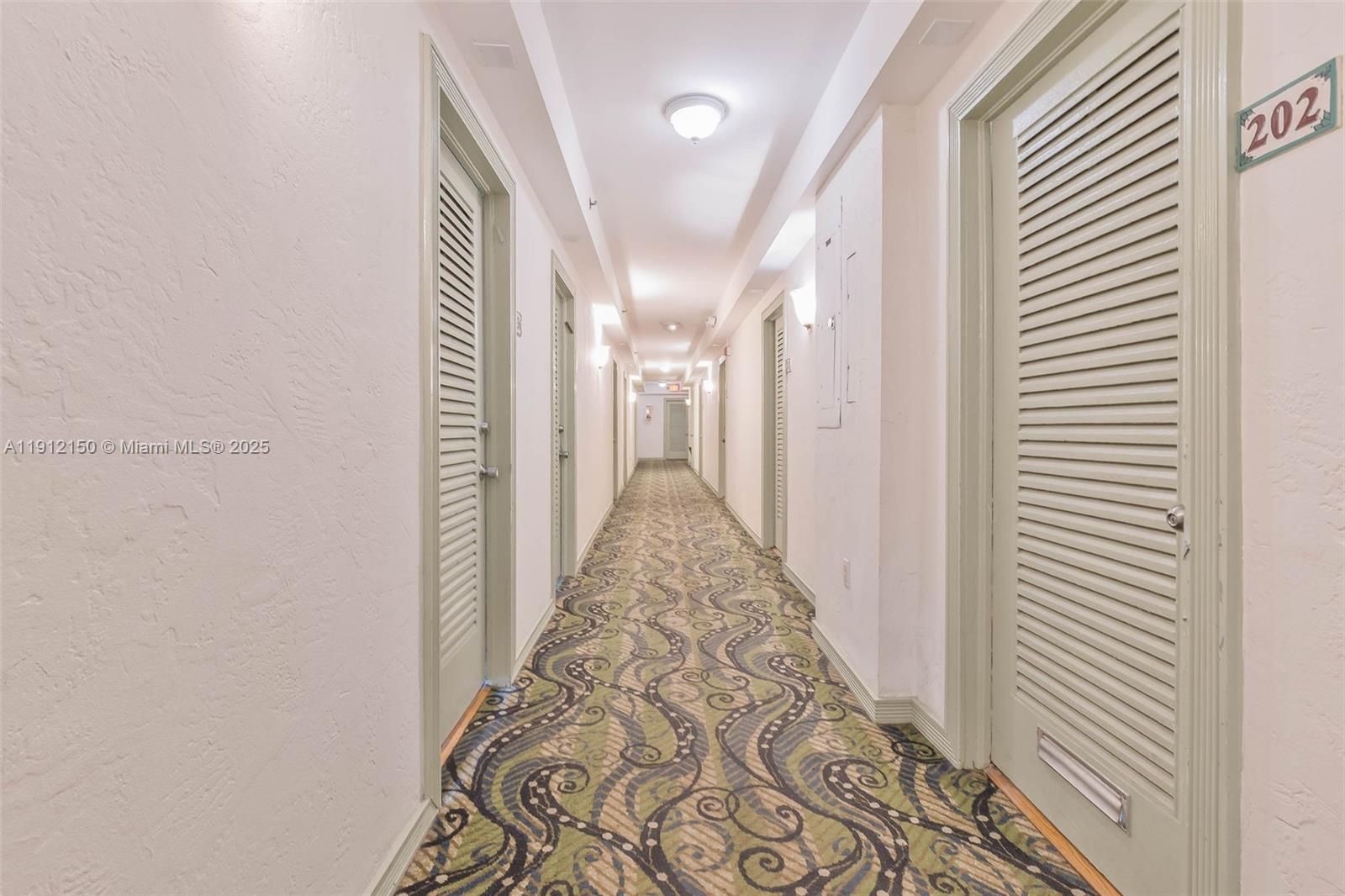 255 W 24th St #208 Miami Beach, FL 33140