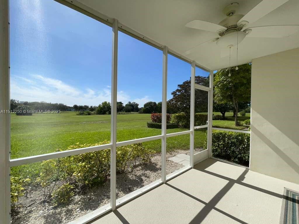 2950 N Palm Aire Dr #105