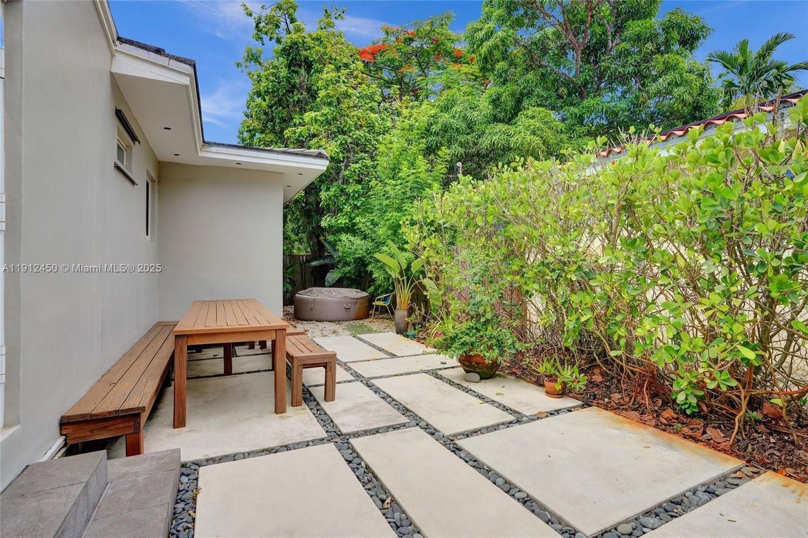 5620 Alhambra Cir Coral Gables, FL 33146