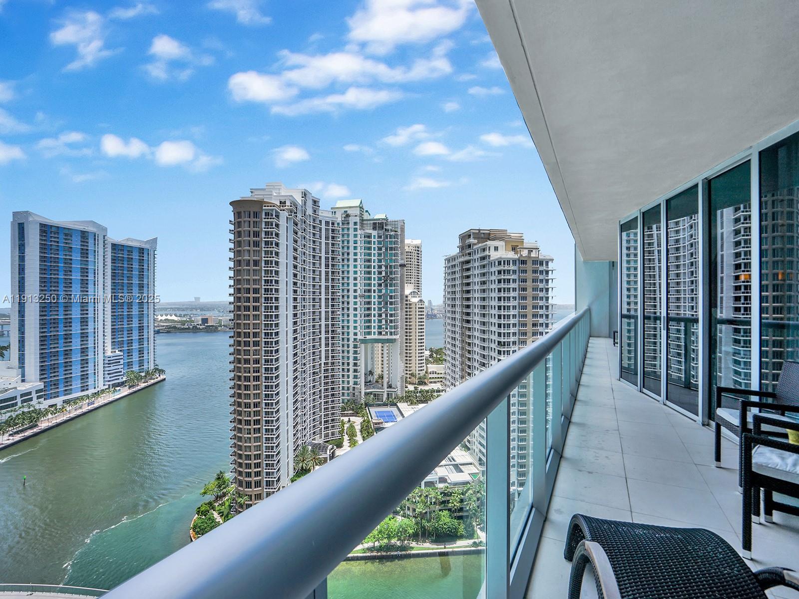 495 Brickell Ave #2504