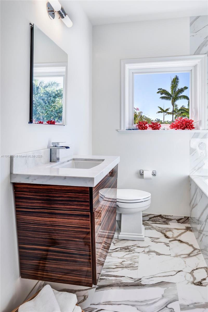 5800 La Gorce Dr Miami Beach, FL 33140