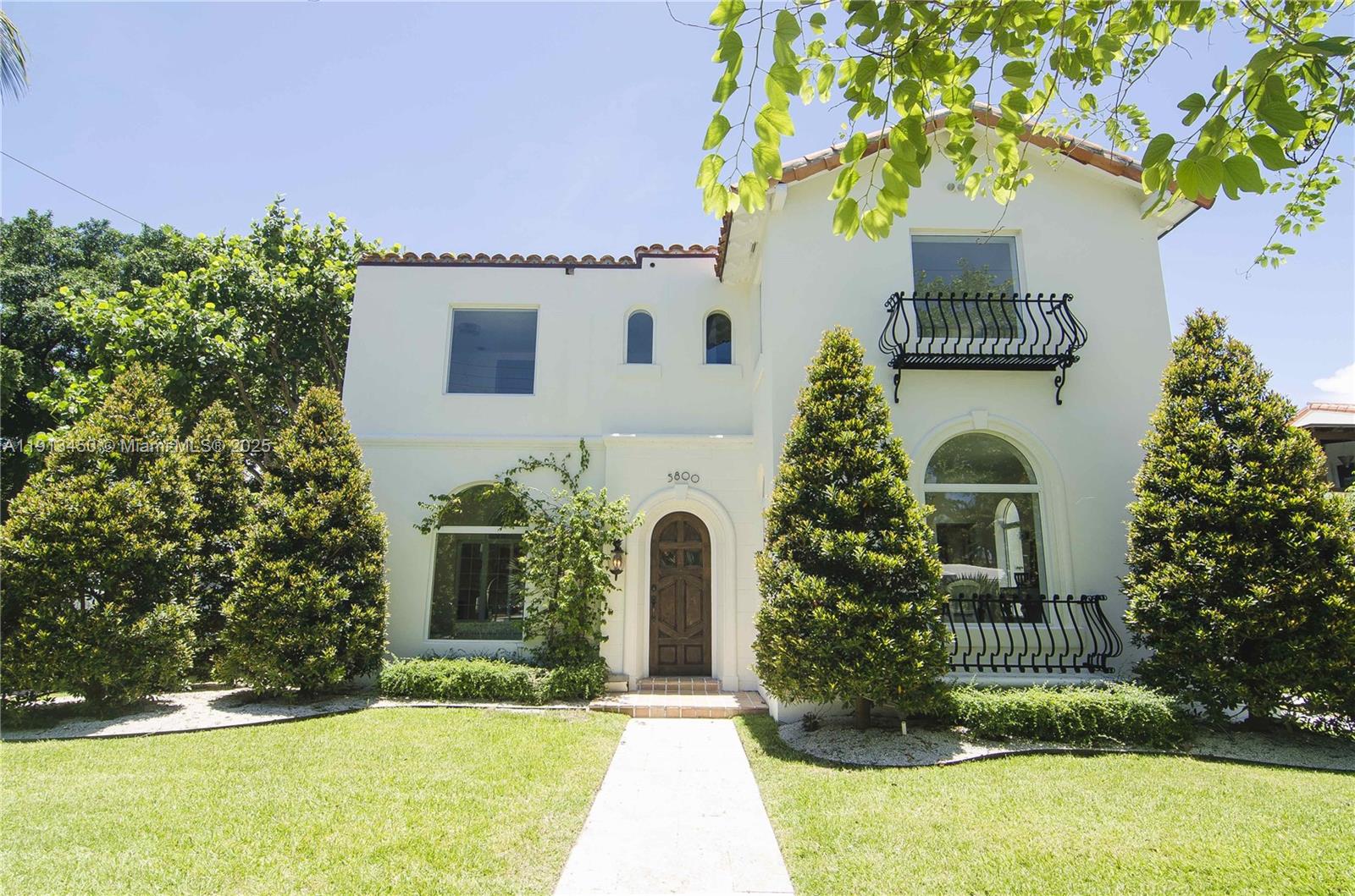 5800 La Gorce Dr Miami Beach, FL 33140