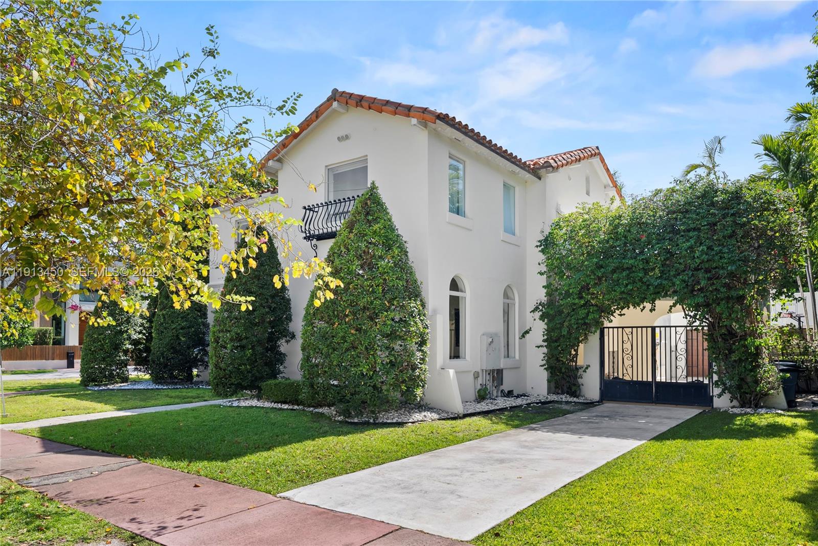 5800 La Gorce Dr Miami Beach, FL 33140