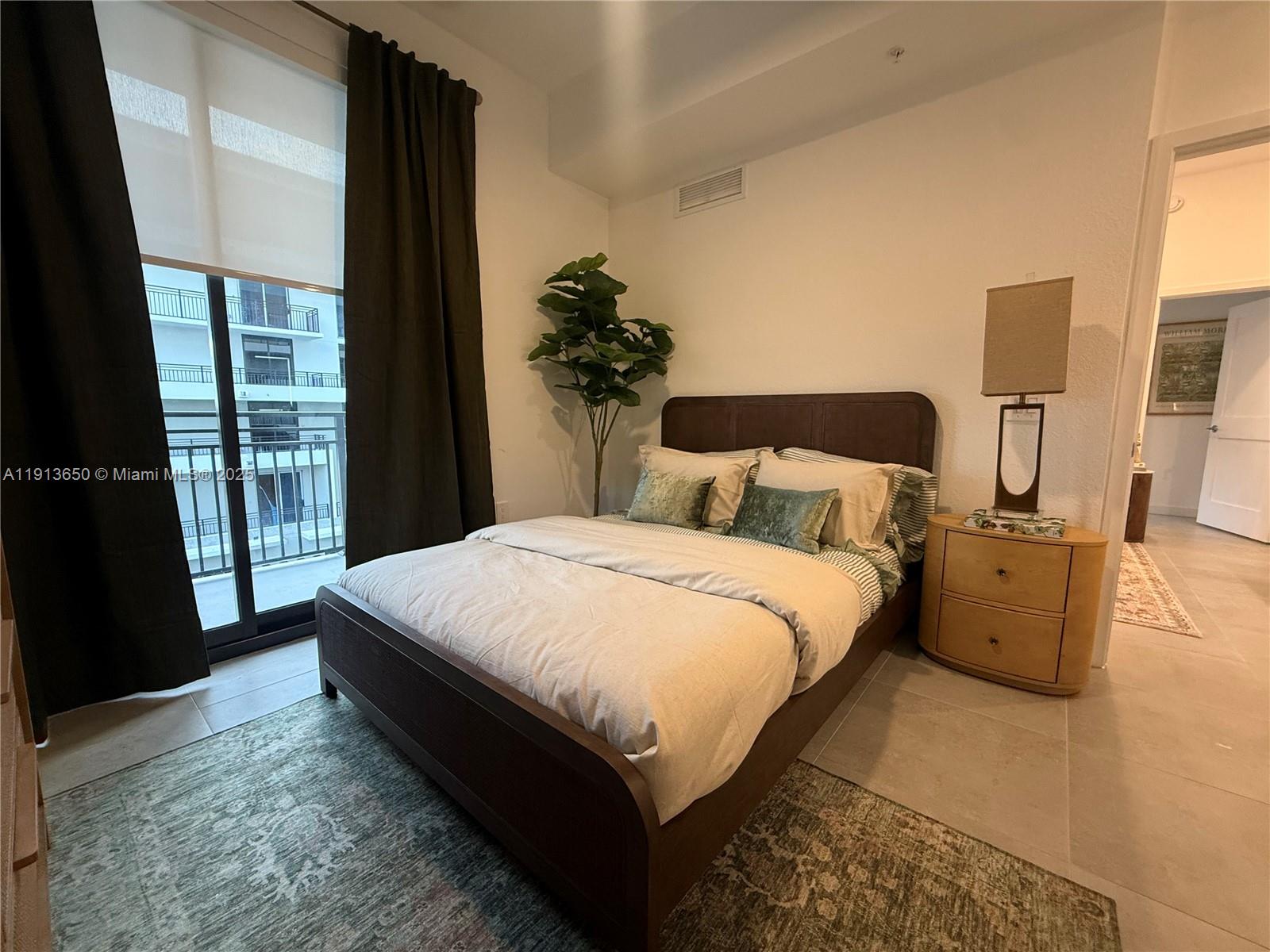 2000 Van Buren St #744